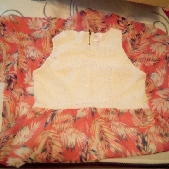 👗 - Picture 3 of 3